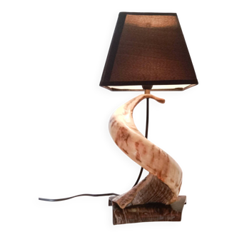 Lampe spirale brutaliste années 60 objet de curiosité en corne