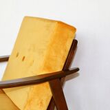 Fauteuil yougoslave restauré du milieu du siècle en jaune doré