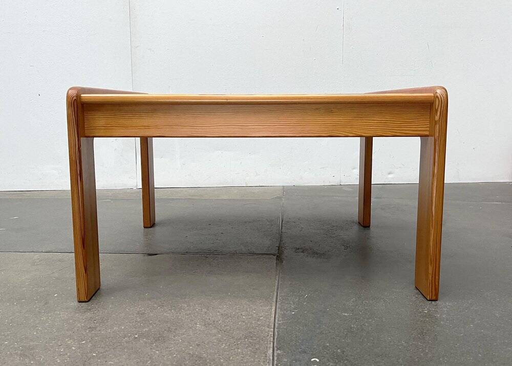 Vintage coffee table in Swedish pine by Yngve Ekström for Swedese, 1970s.