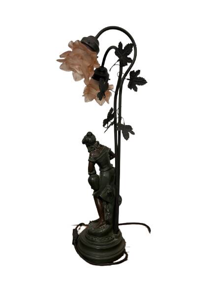 Table lamp in cast iron