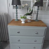 Compass feet vintage gray green, 3 drawers, wooden tray.