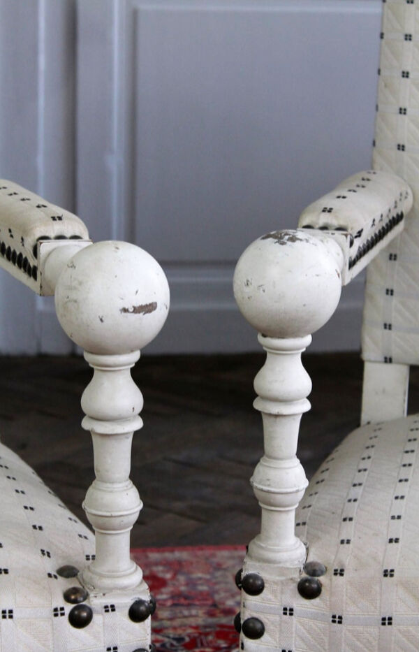 Paire de fauteuils de style louis xiii du 19ème siècle