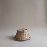 Round wicker basket in light wood