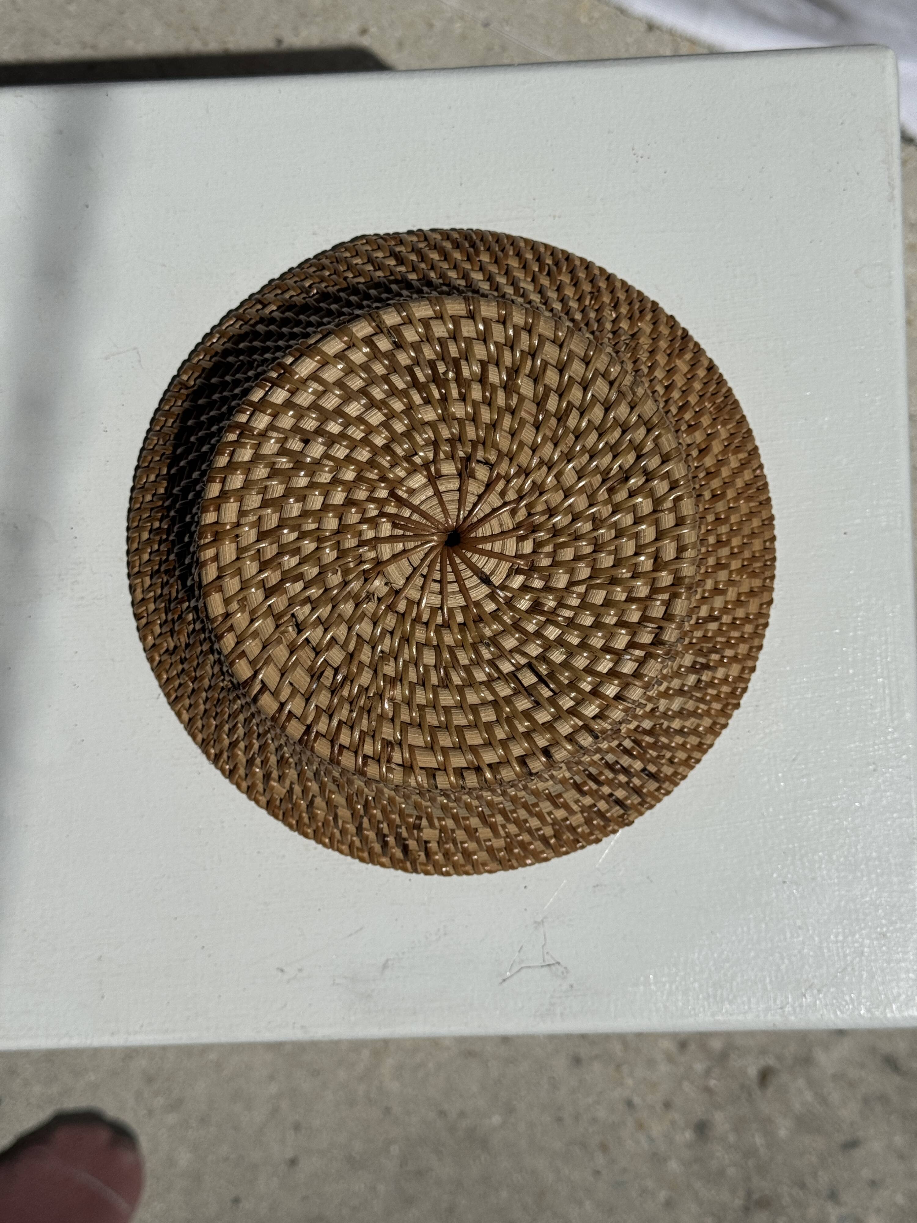 Small flared bowl made of woven Indonesian rattan D20 H6