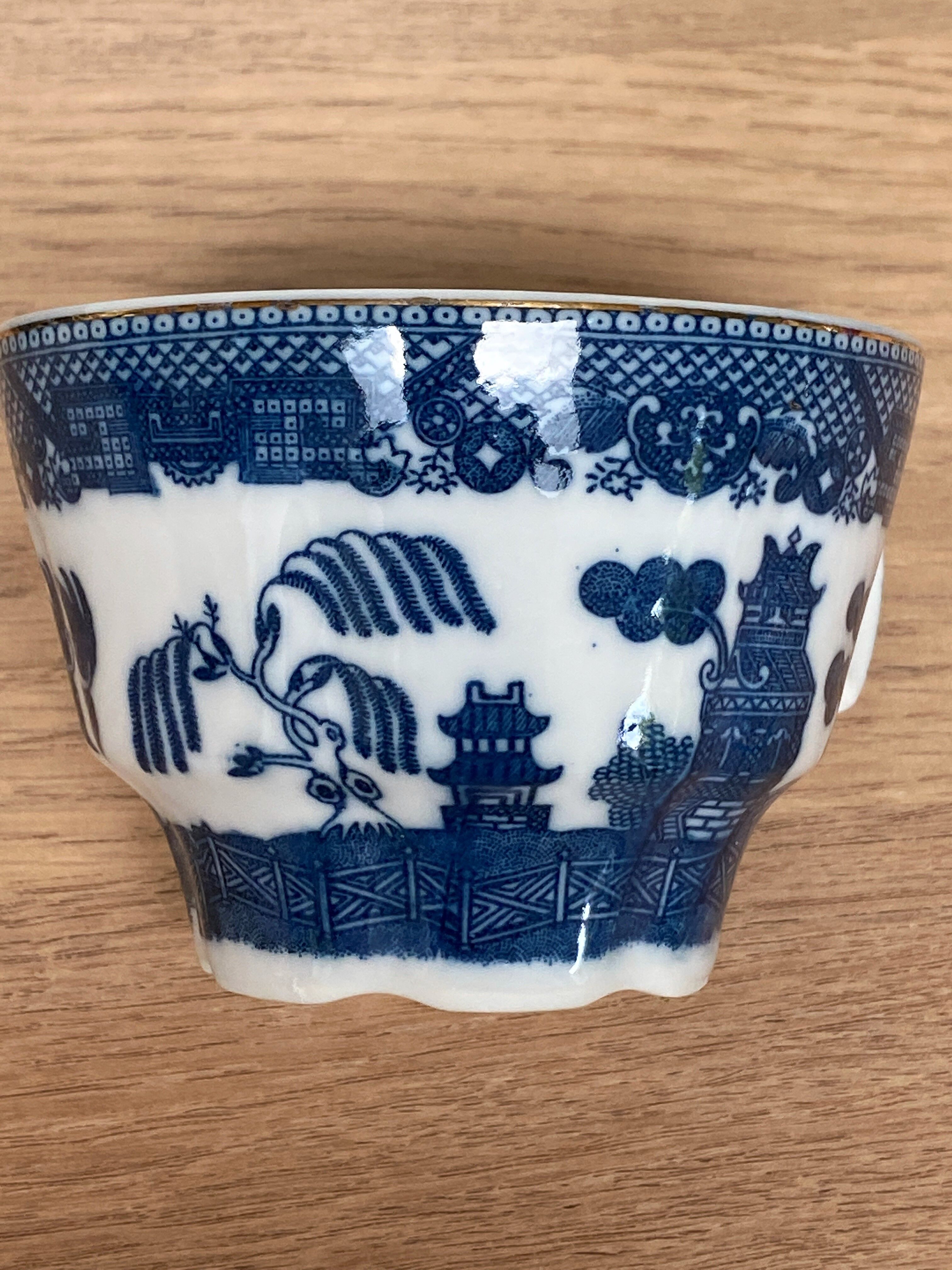 2 fine porcelain cups