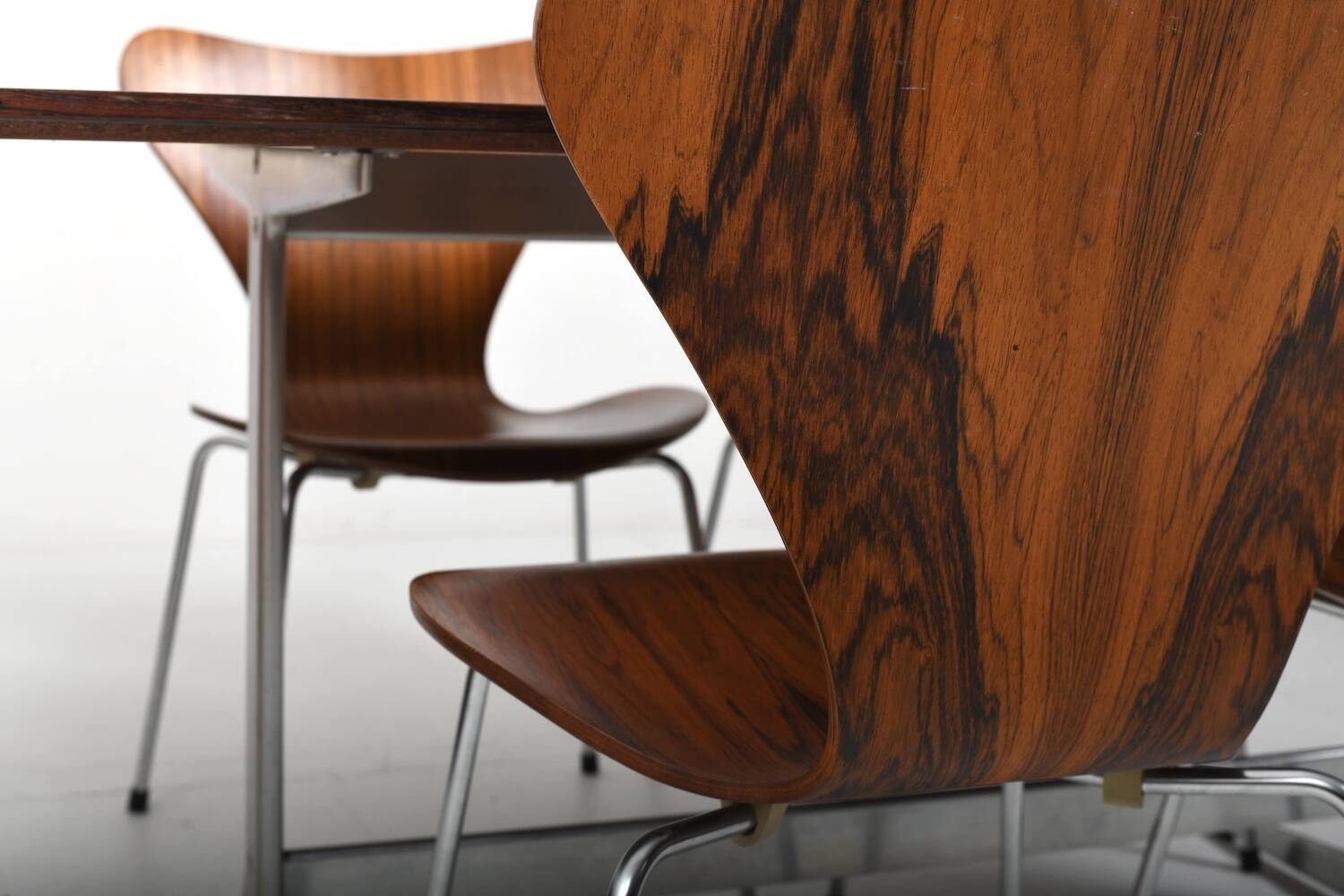 Arne Jacobsen Shaker Table and Series 7 Chairs 1960s