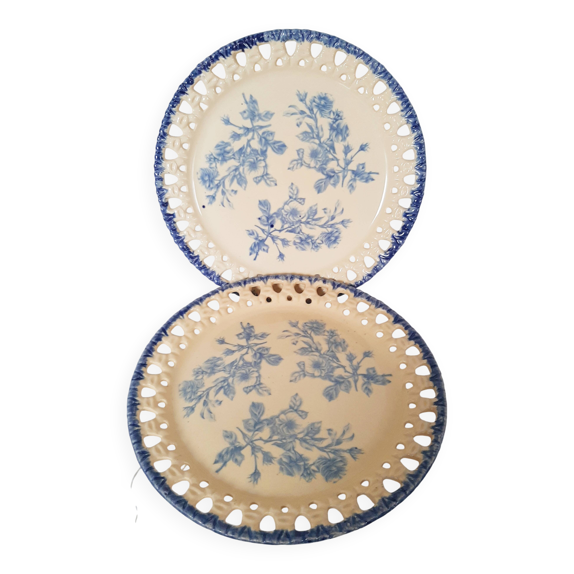 Decorative openwork plates with blue flowers