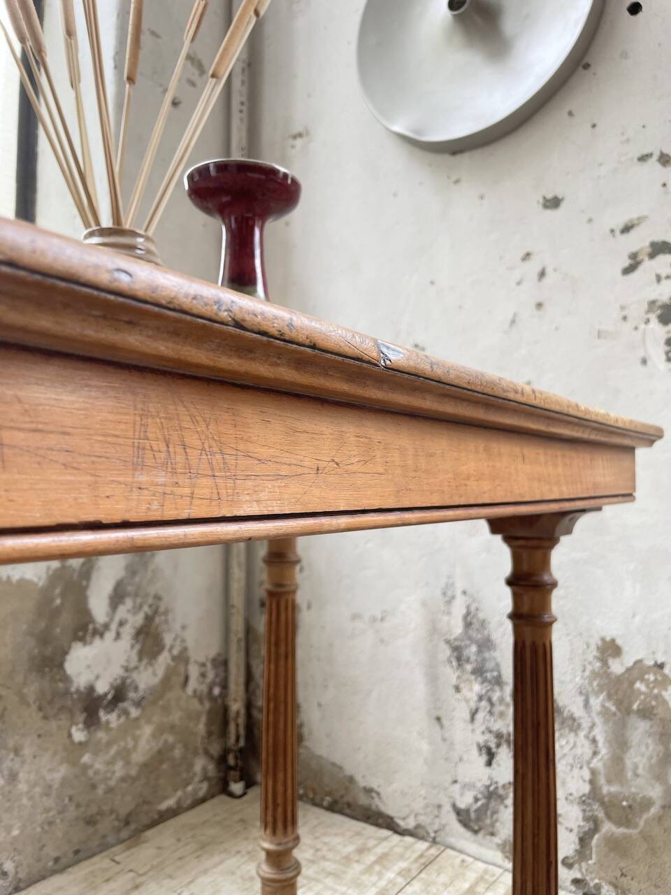 Set of two bistro tables in walnut and tiling from 1890.