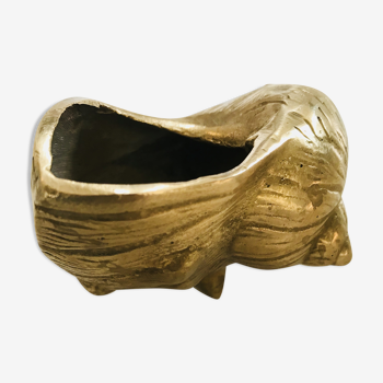 Bronze shell