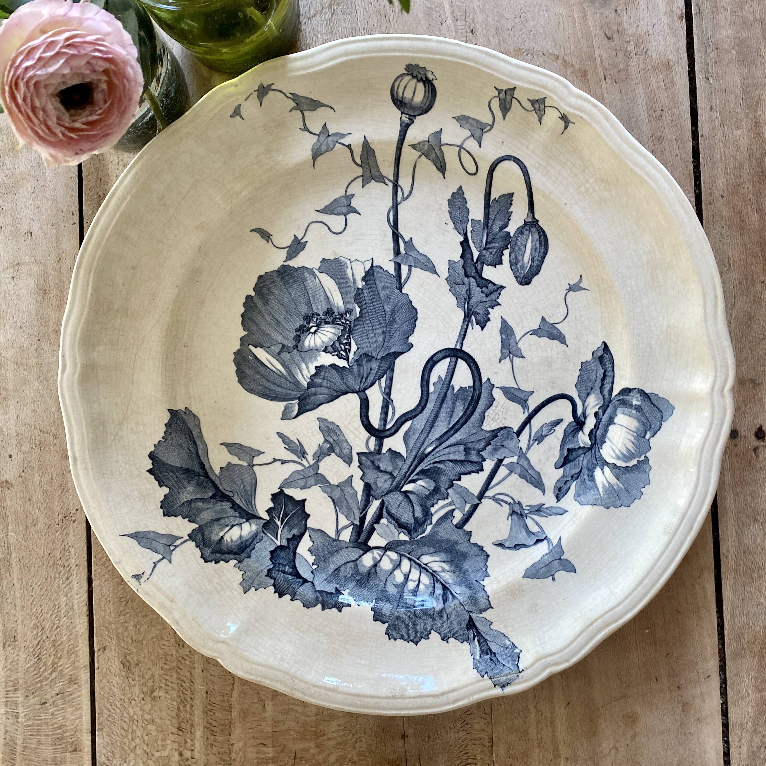 Old iron clay dish, Pavots de Longchamp model