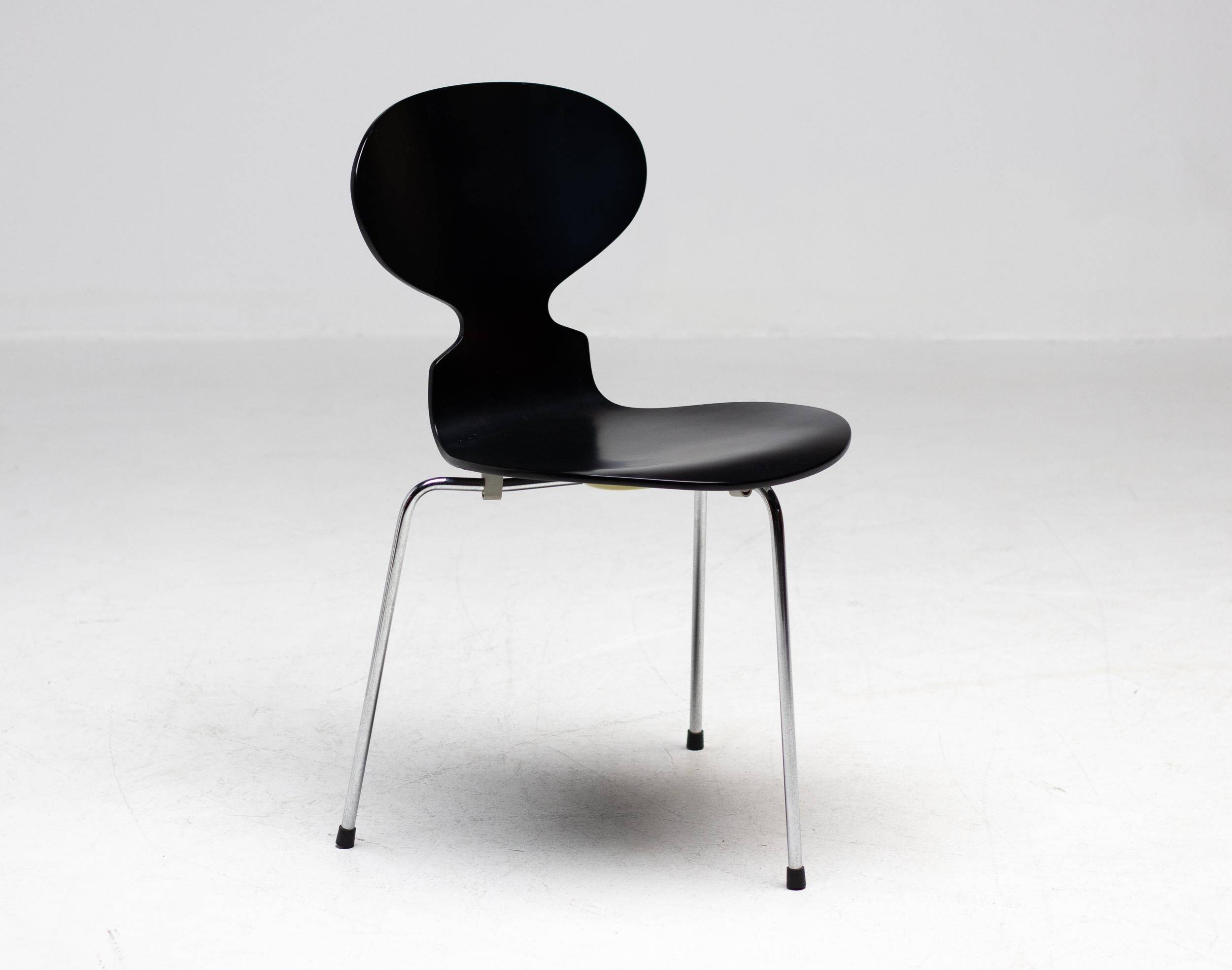 Ensemble de quatre chaises 3100 "Ant" - Arne Jacobsen pour Fritz Hansen, Danemark