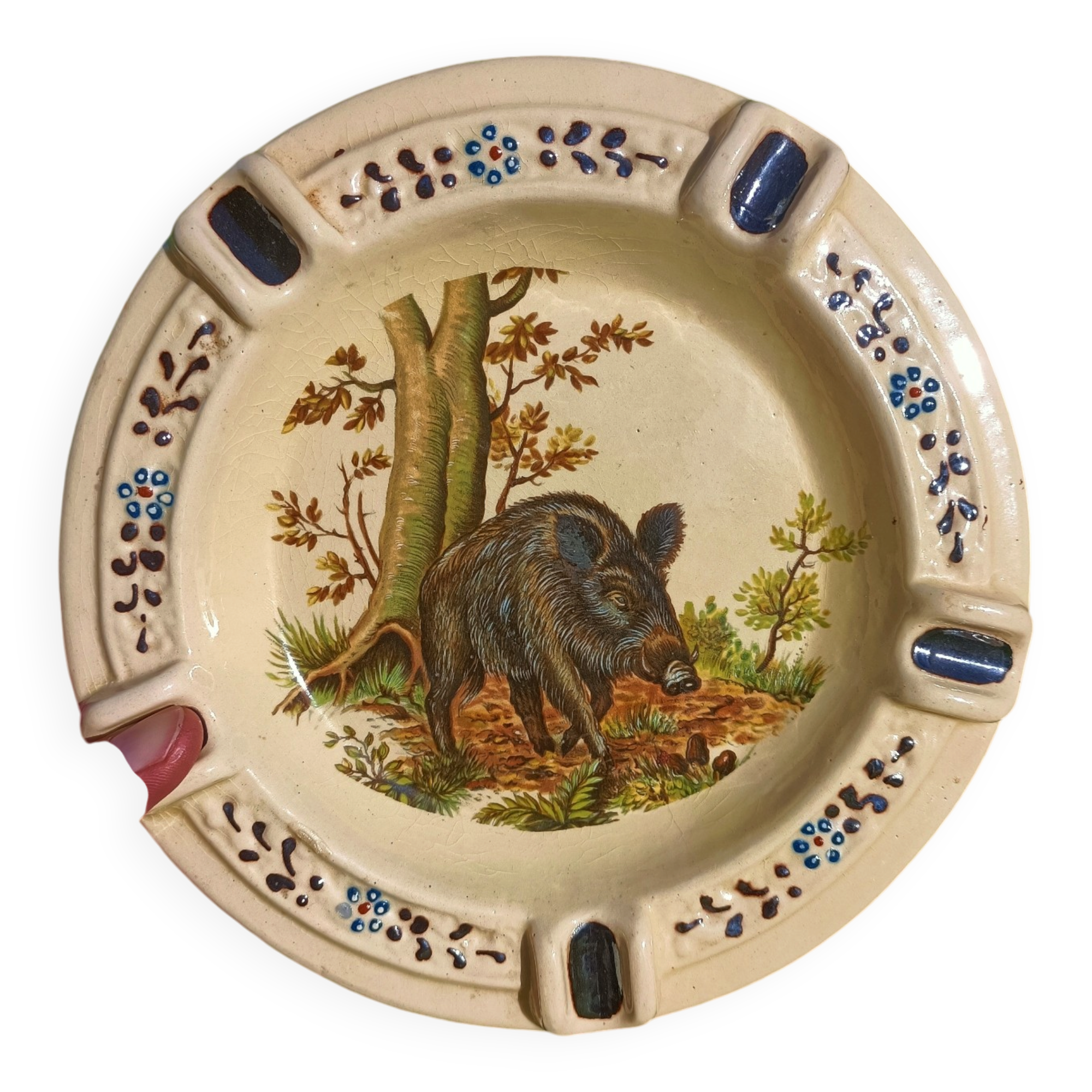 Large Ashtray Boar Hunting