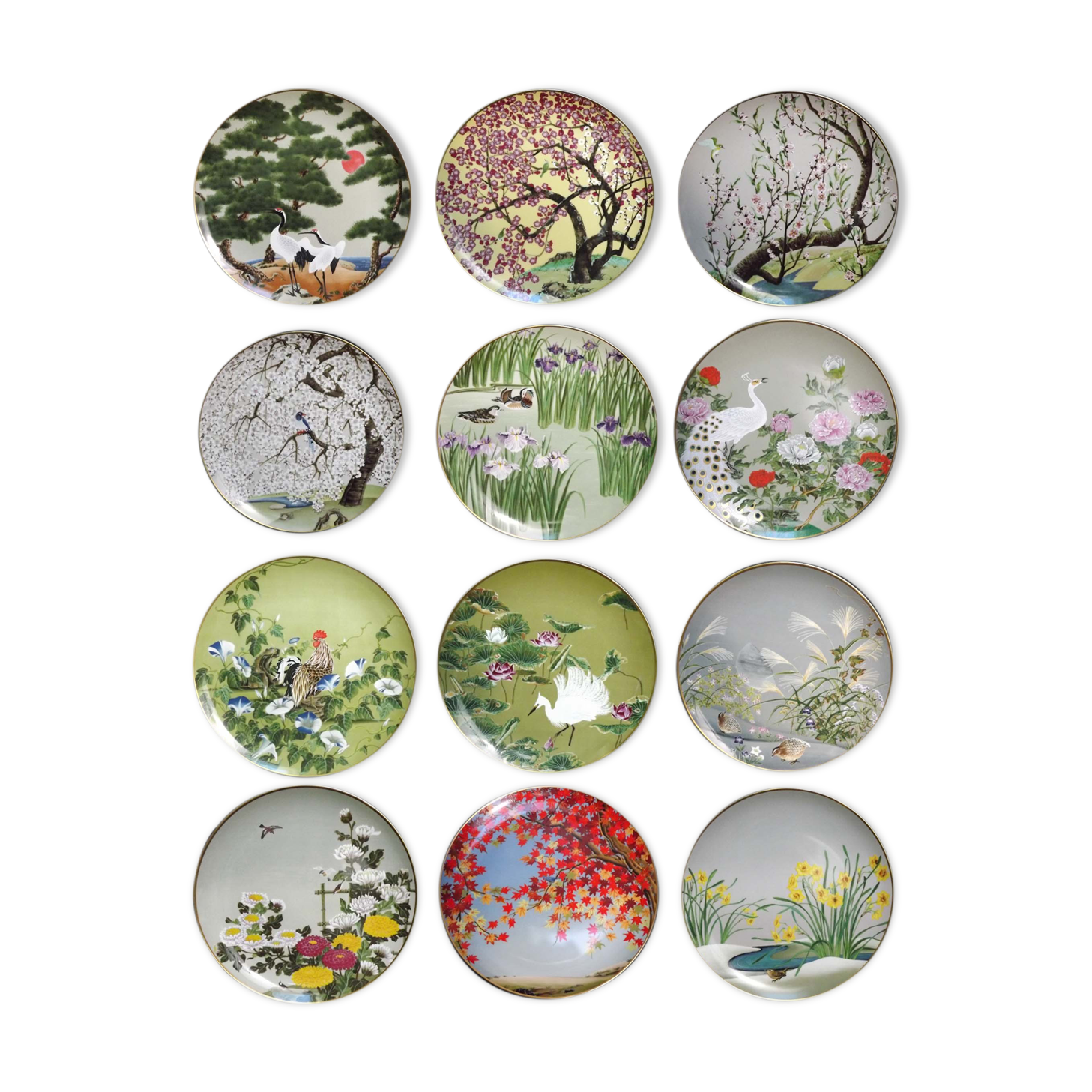 Série de 12 assiettes en porcelaine haute qualité du Japon signées Naoka Nobata