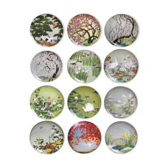 Série de 12 assiettes en porcelaine haute qualité du Japon signées Naoka Nobata