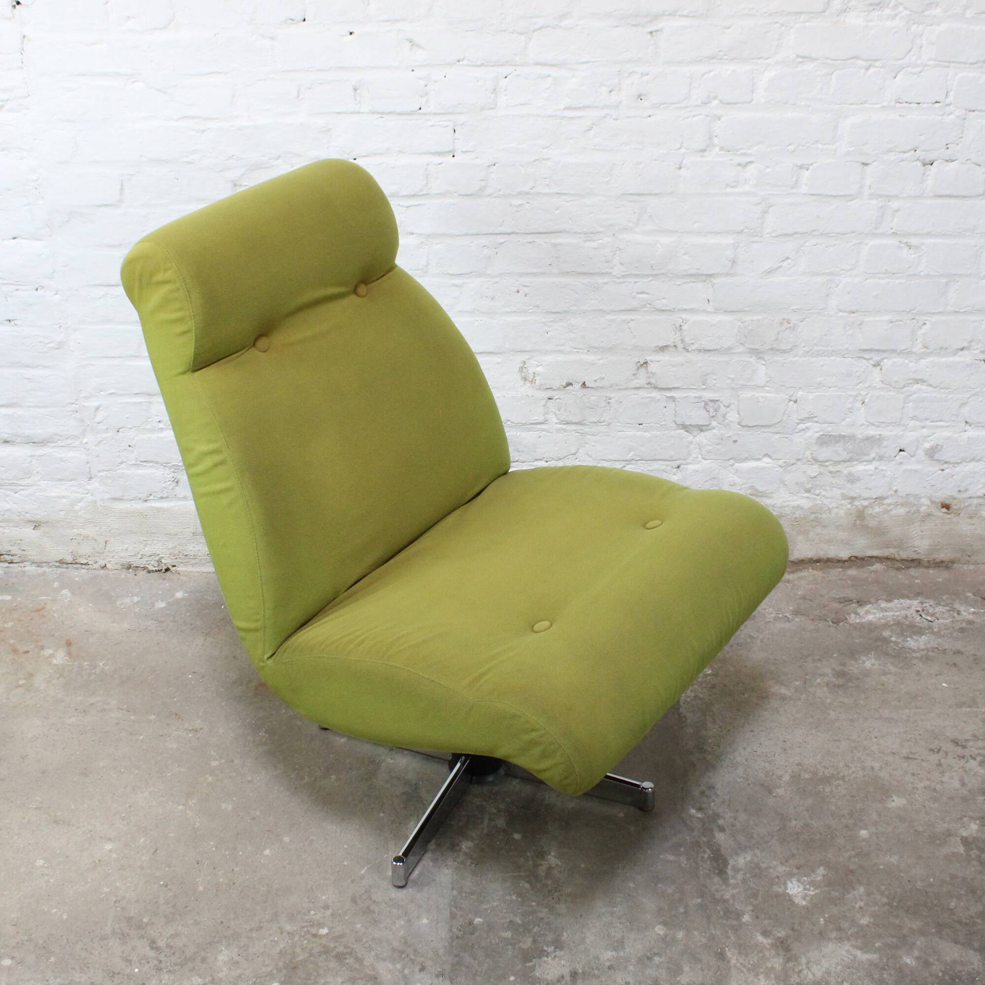 Vintage swivel armchair model "Bombay" by Guy Bernard for Meurop 1971