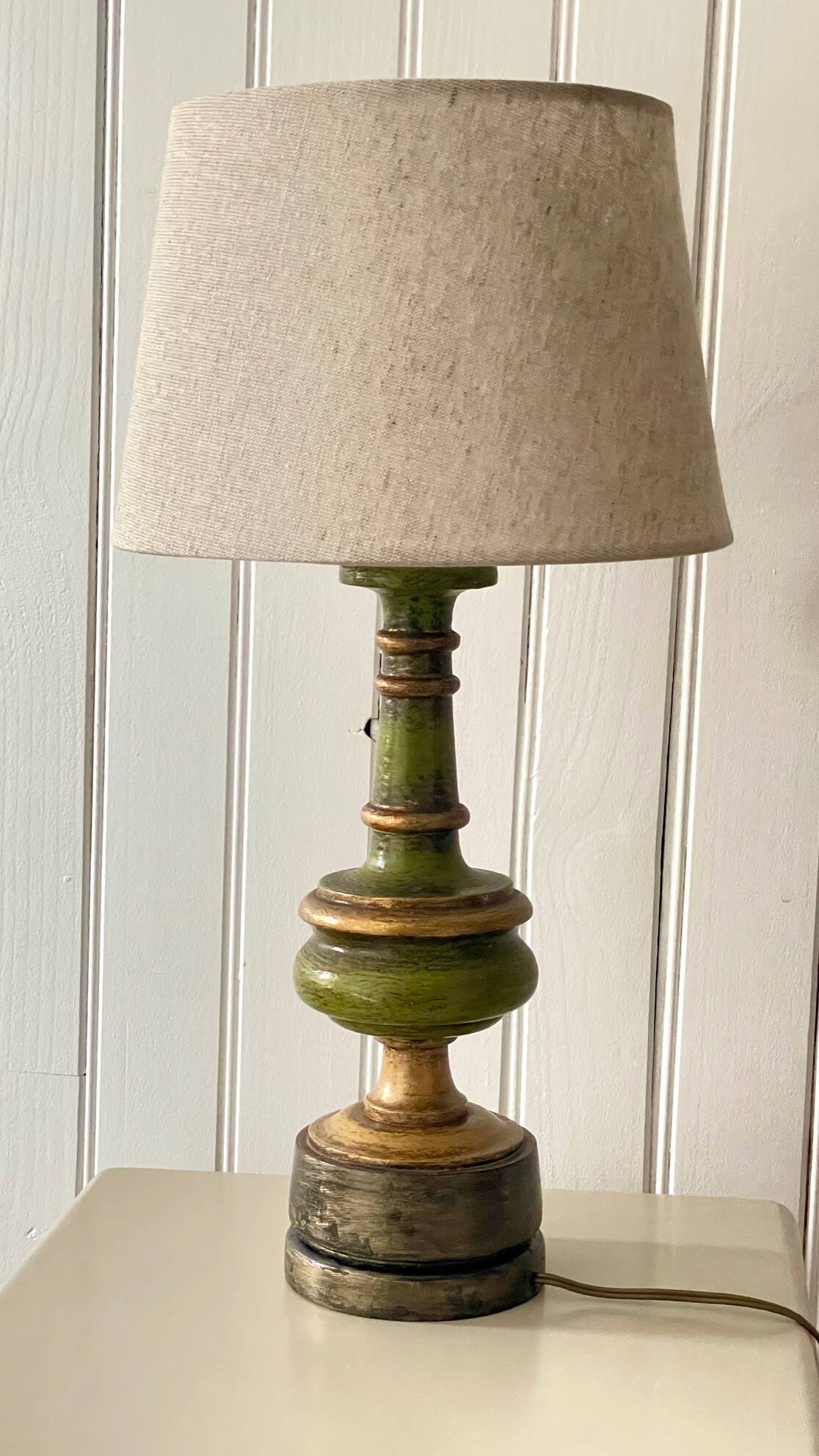 Vintage lamp in turned wood chic gold