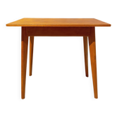 Scandinavian table