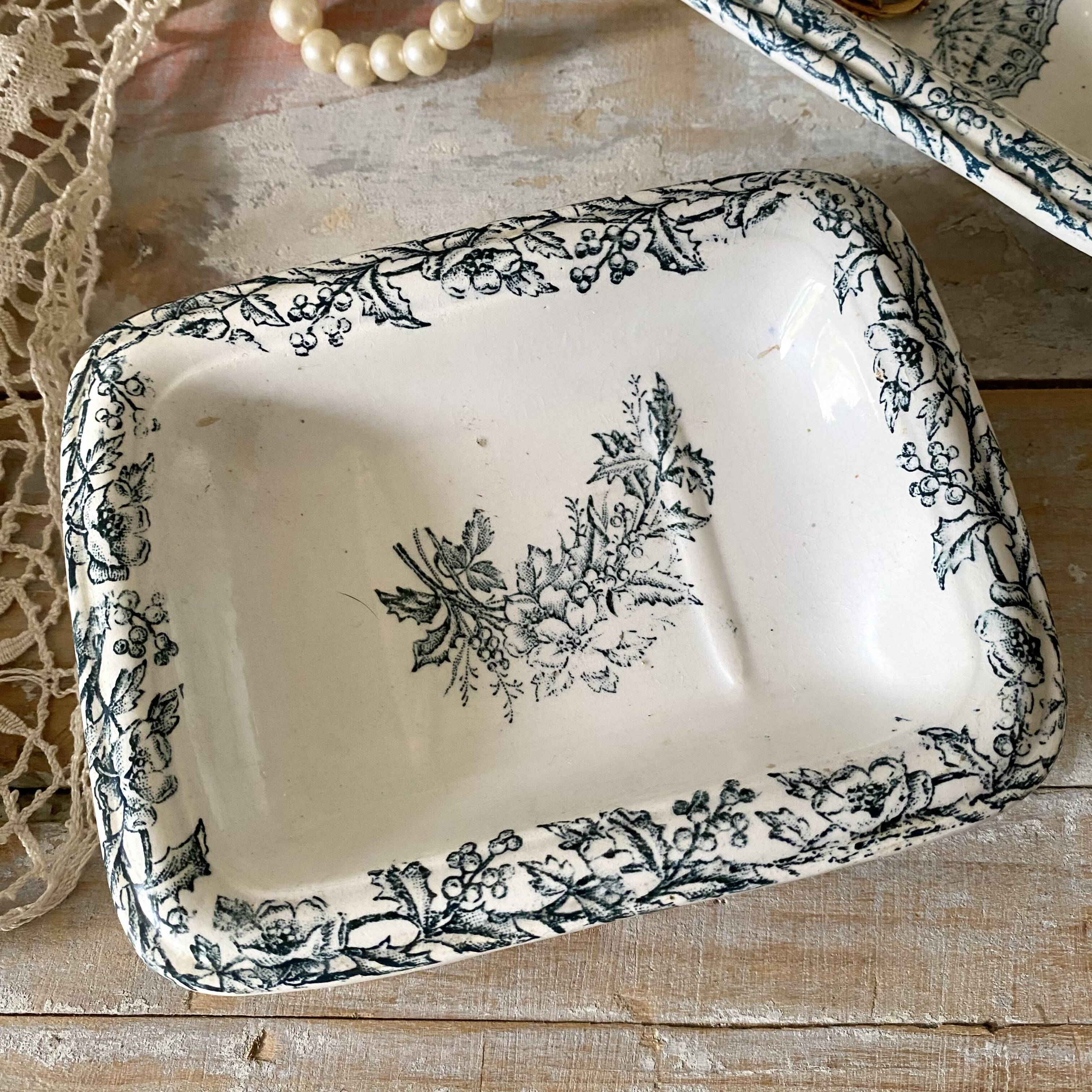 Antique iron earth soap dish