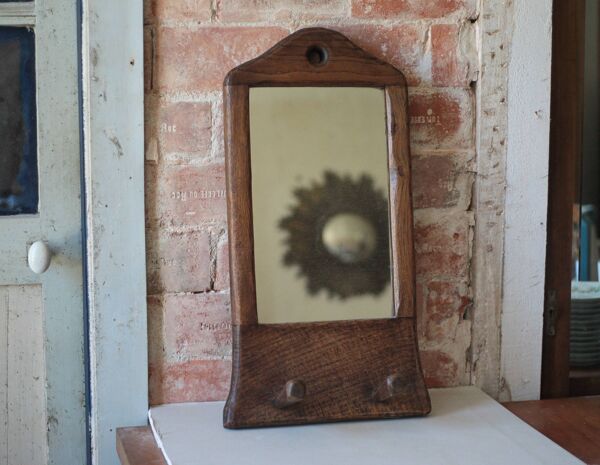 Porte-manteau mural miroir avec patères en bois massif, miroir brutaliste