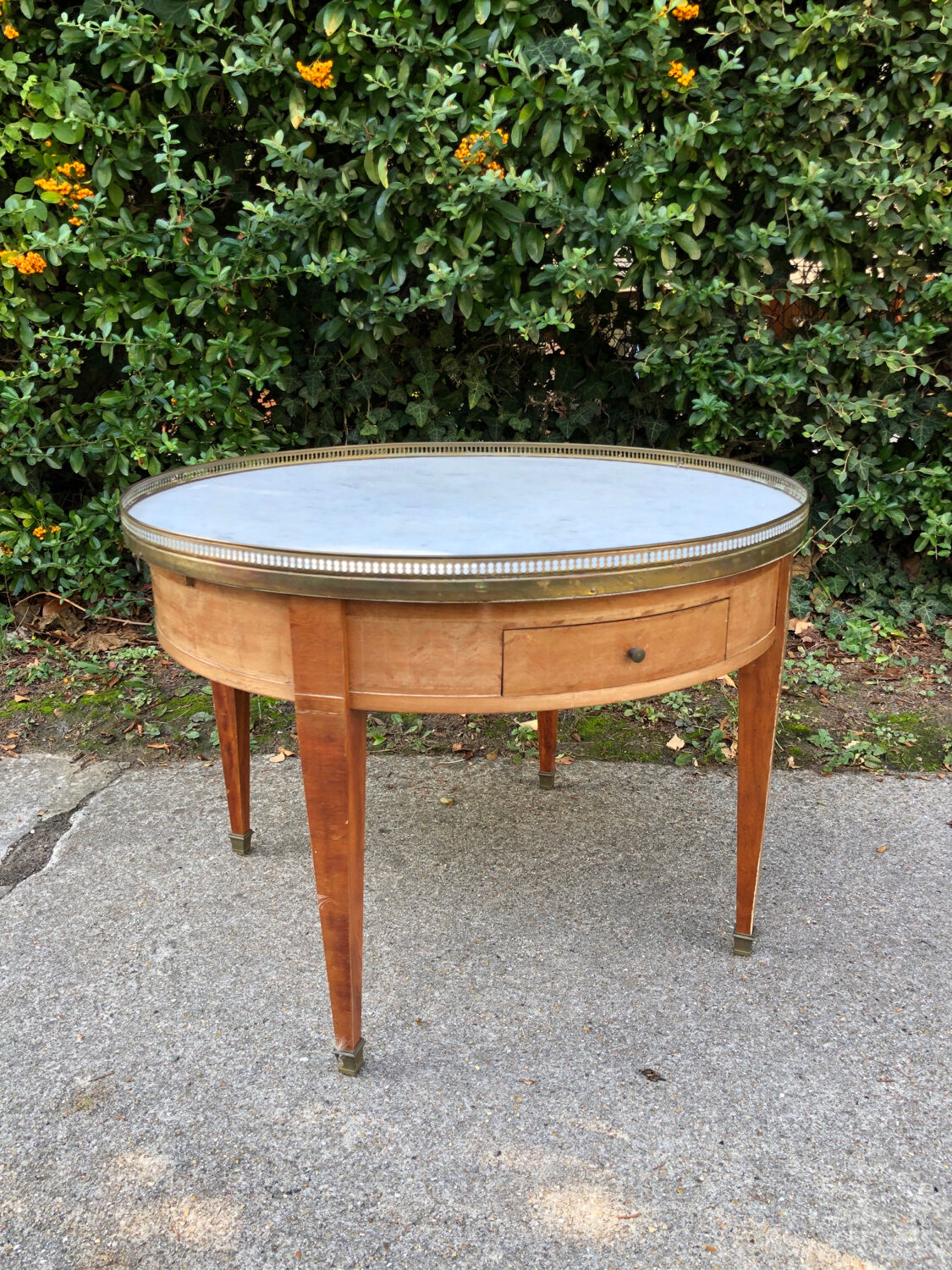 Hot water bottle table with marble