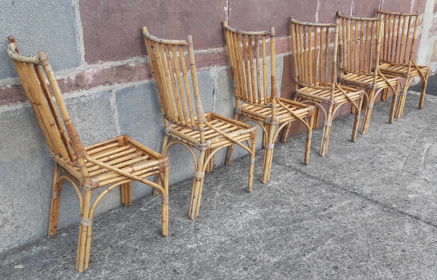 Table and 6 chairs made of bamboo and rattan