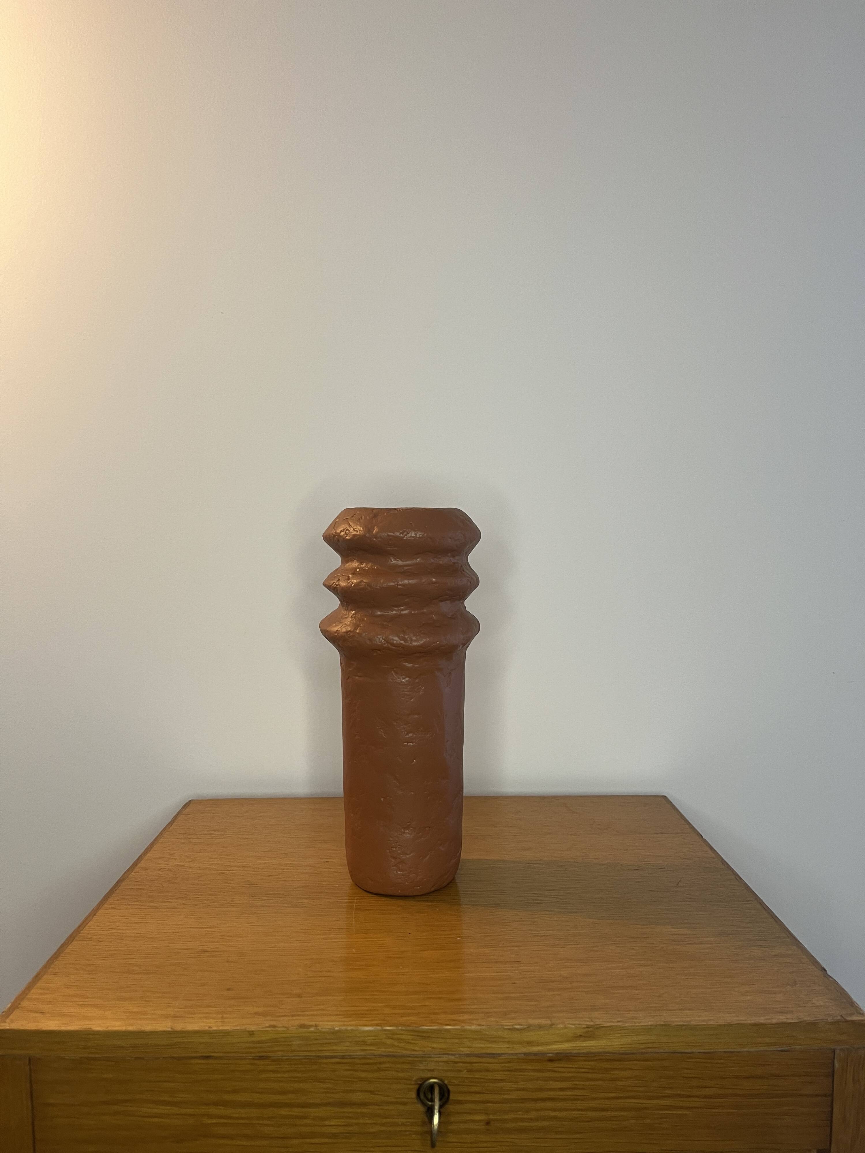 Brown pio vase