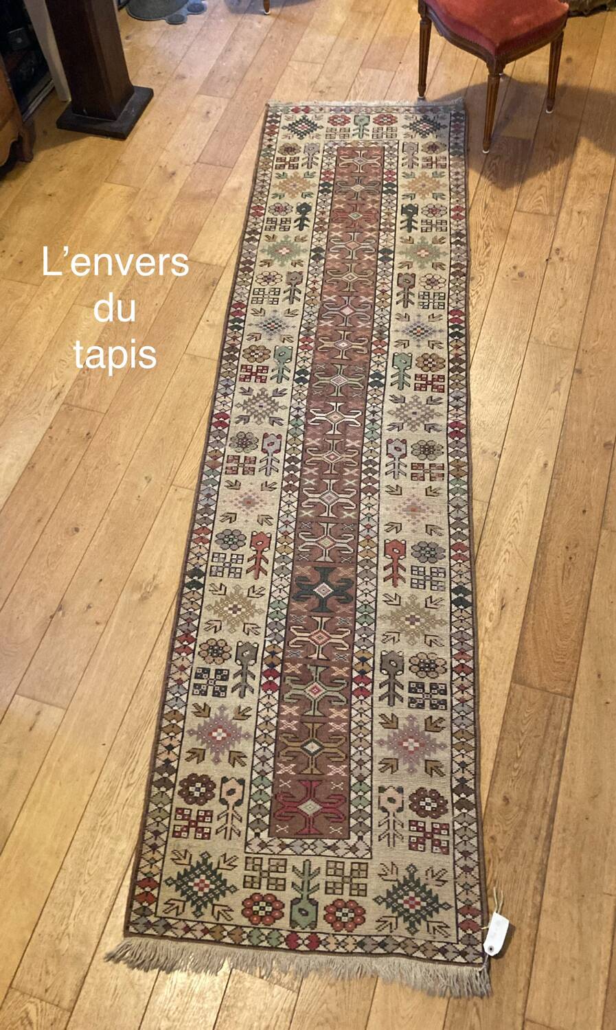 Hand-knotted oriental rug made of pure wool.