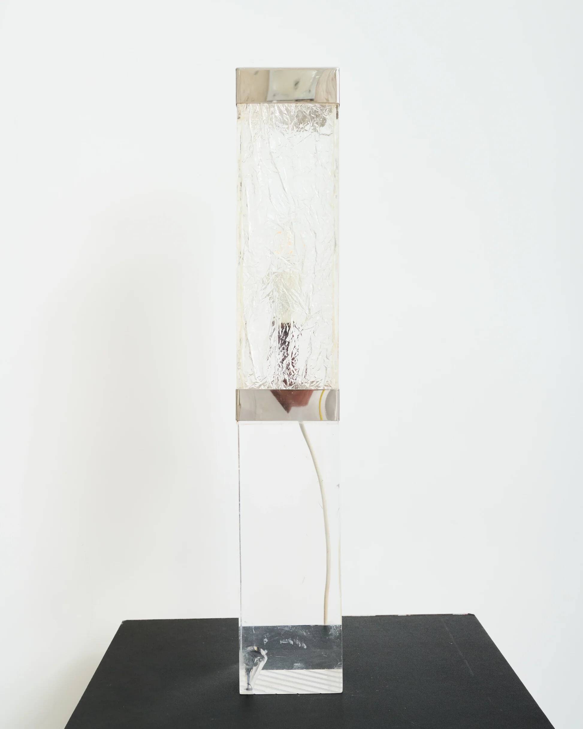 Table lamp in plexiglass and aluminium, Italy, 1970s