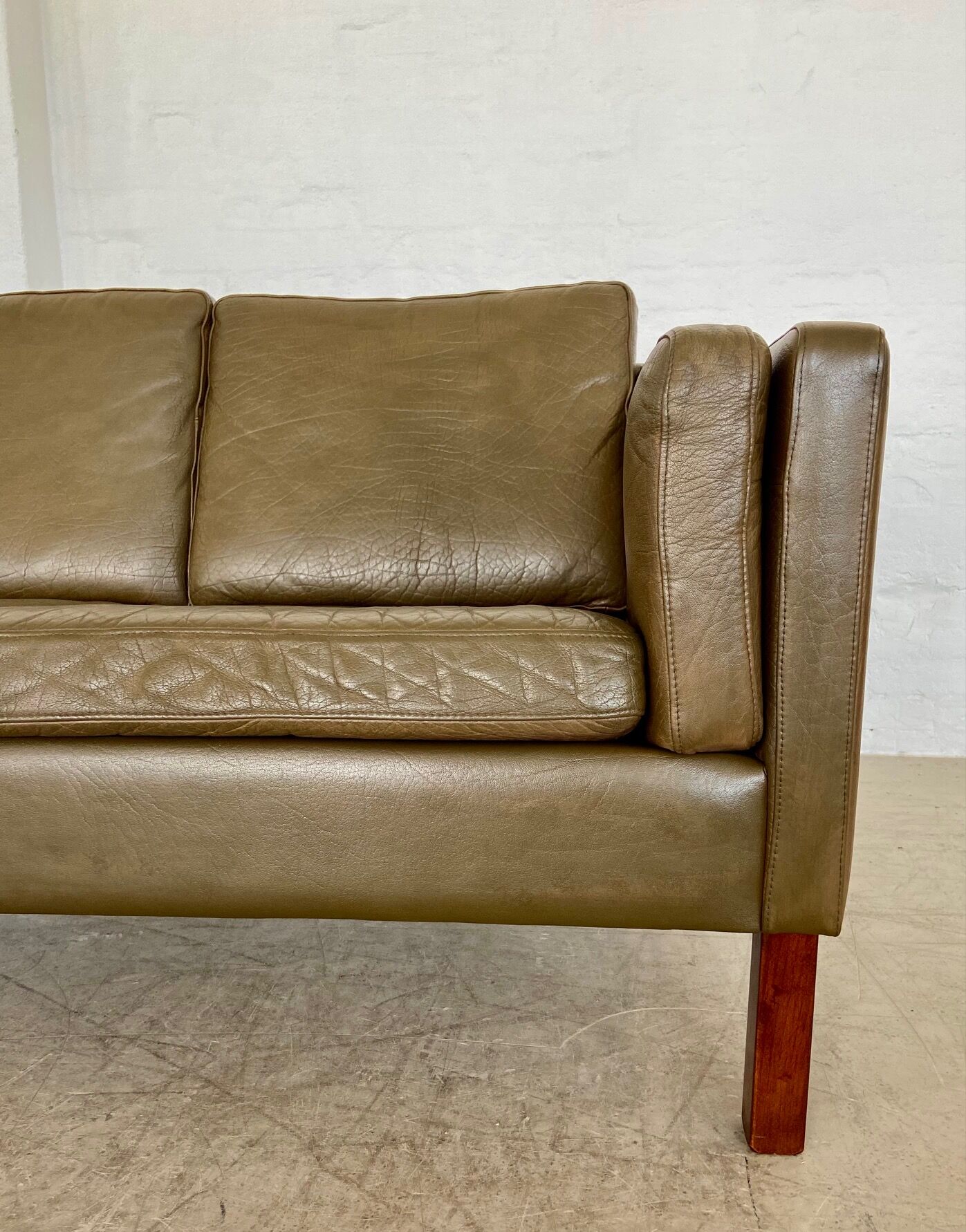 Canapé en cuir vert olive de Mogens Hansen, vintage danois des années 1960, pour 3 personnes.