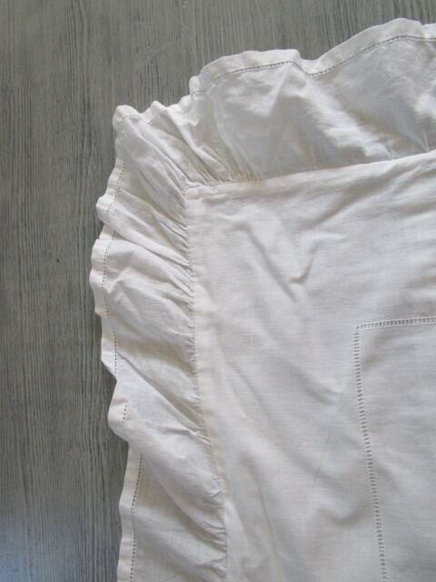 Housse d'édredon ancienne broderie de jours – 122 x 110 cm