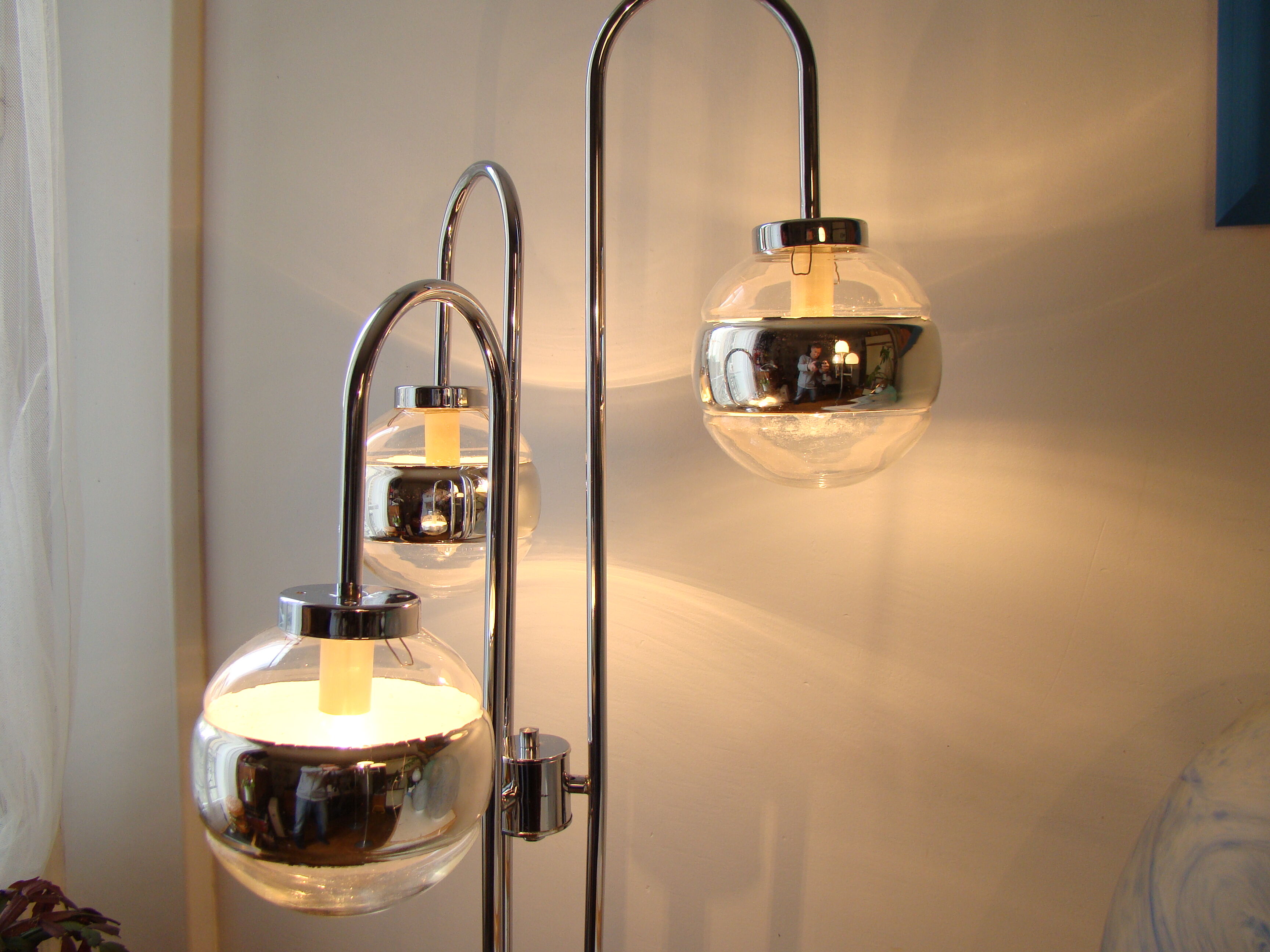 VINTAGE FLOOR LAMP 3 SILVER GLOBES