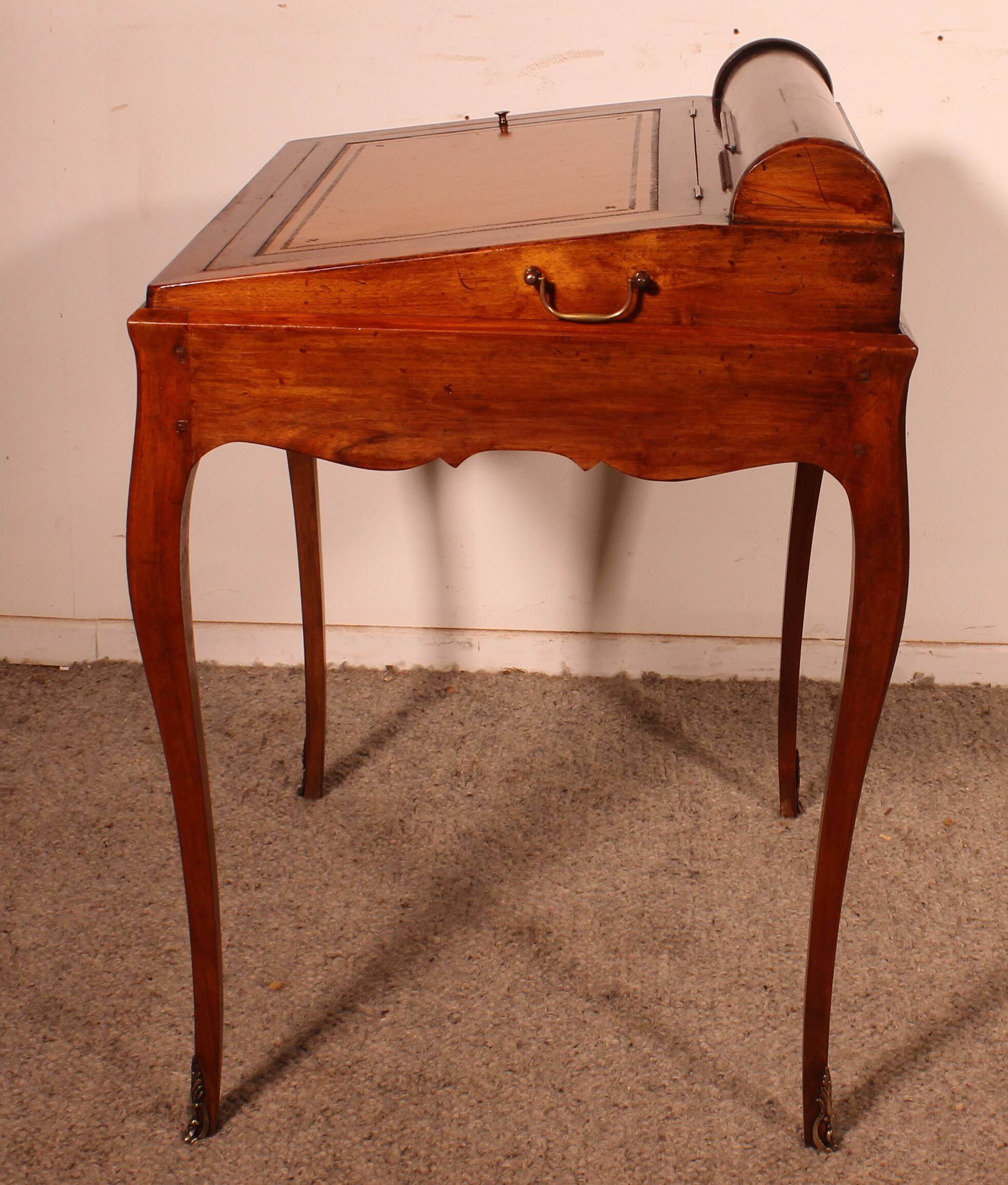 bureau / table à jeux en noyer d'époque napoléon III