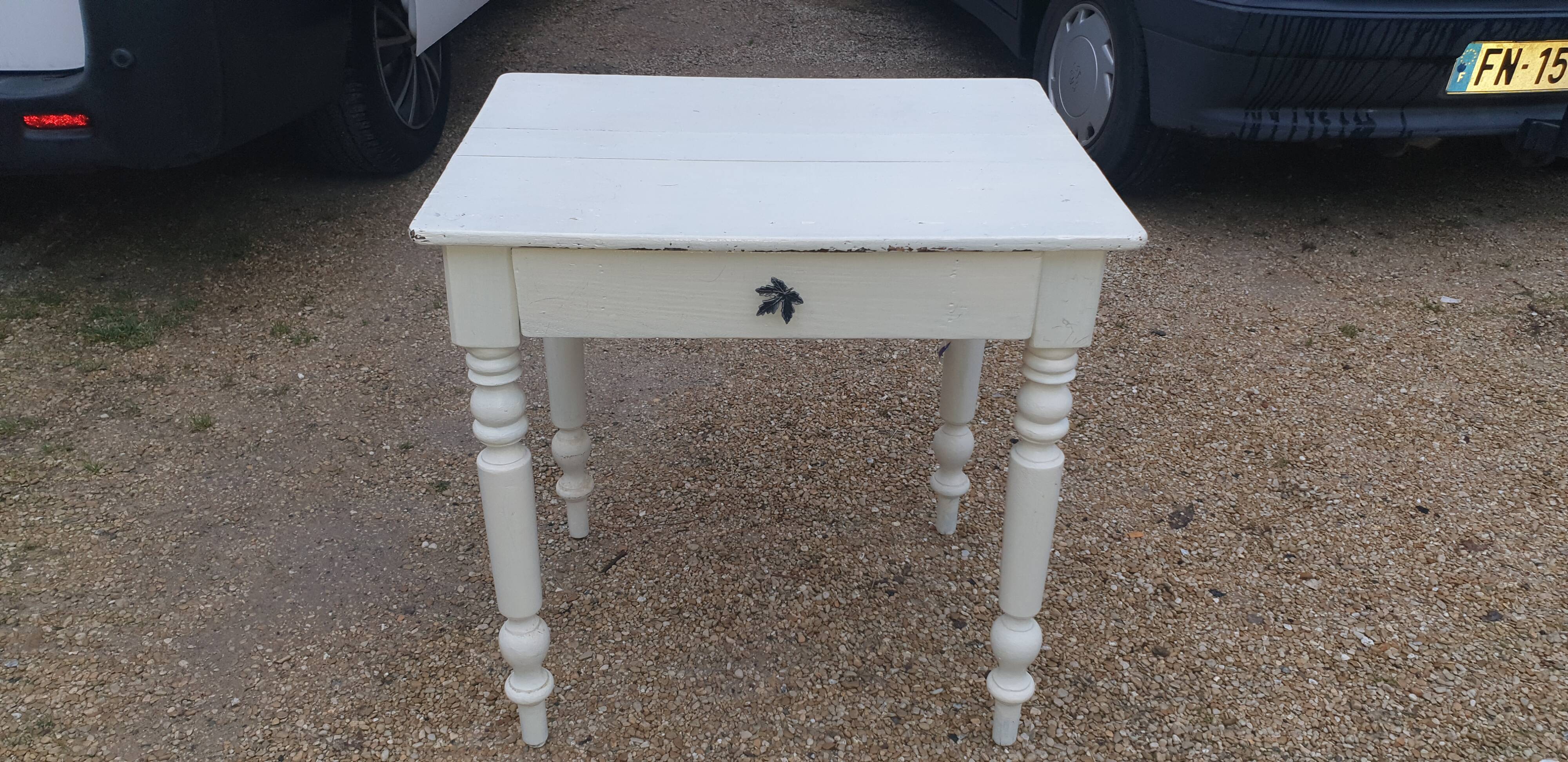 Louis Philippe one-drawer desk