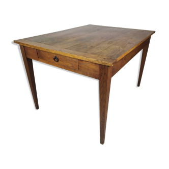 Farm table
