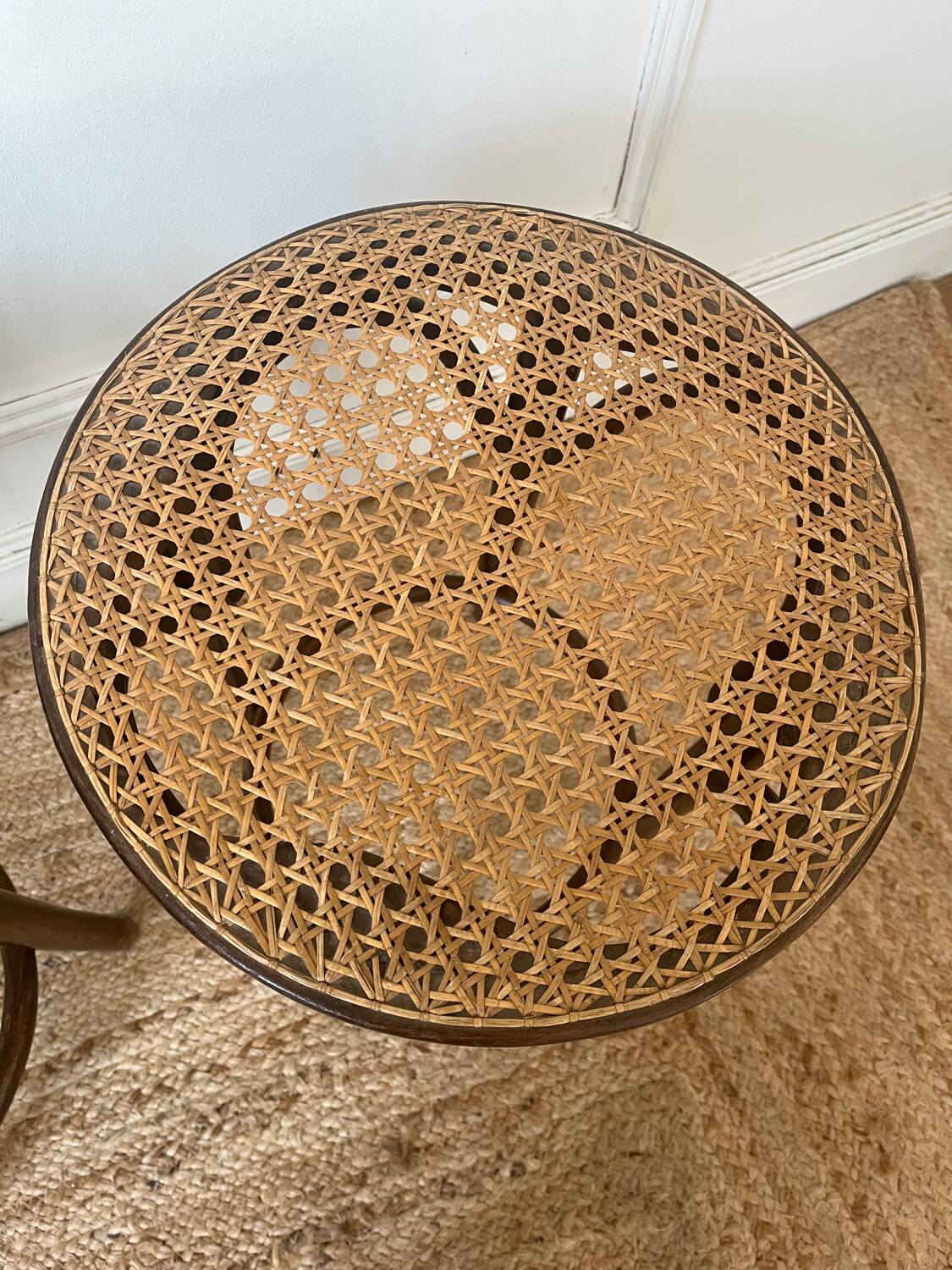Paire de tabourets viennois bois courbe et cannage années 50