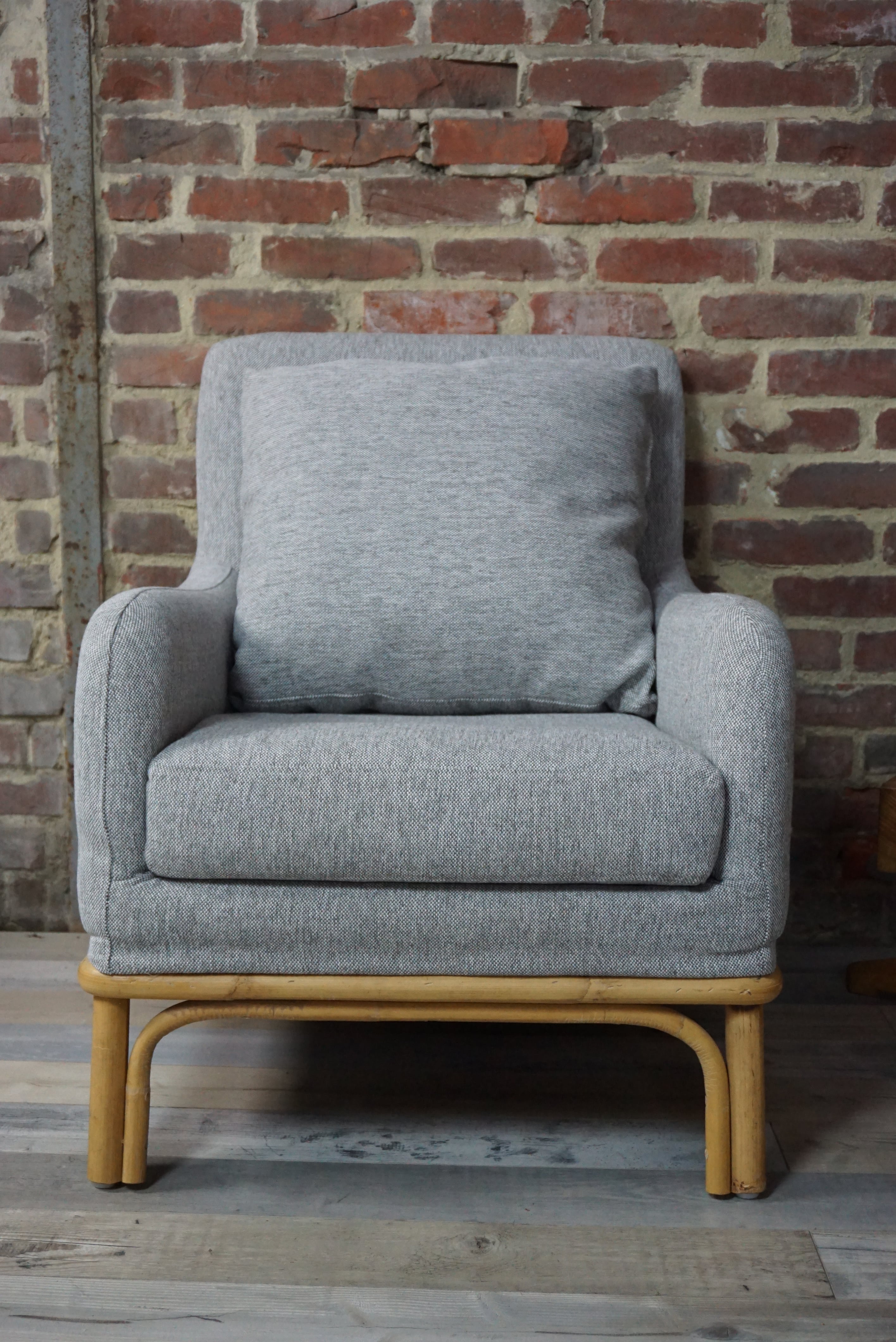 Cocooning rattan chair