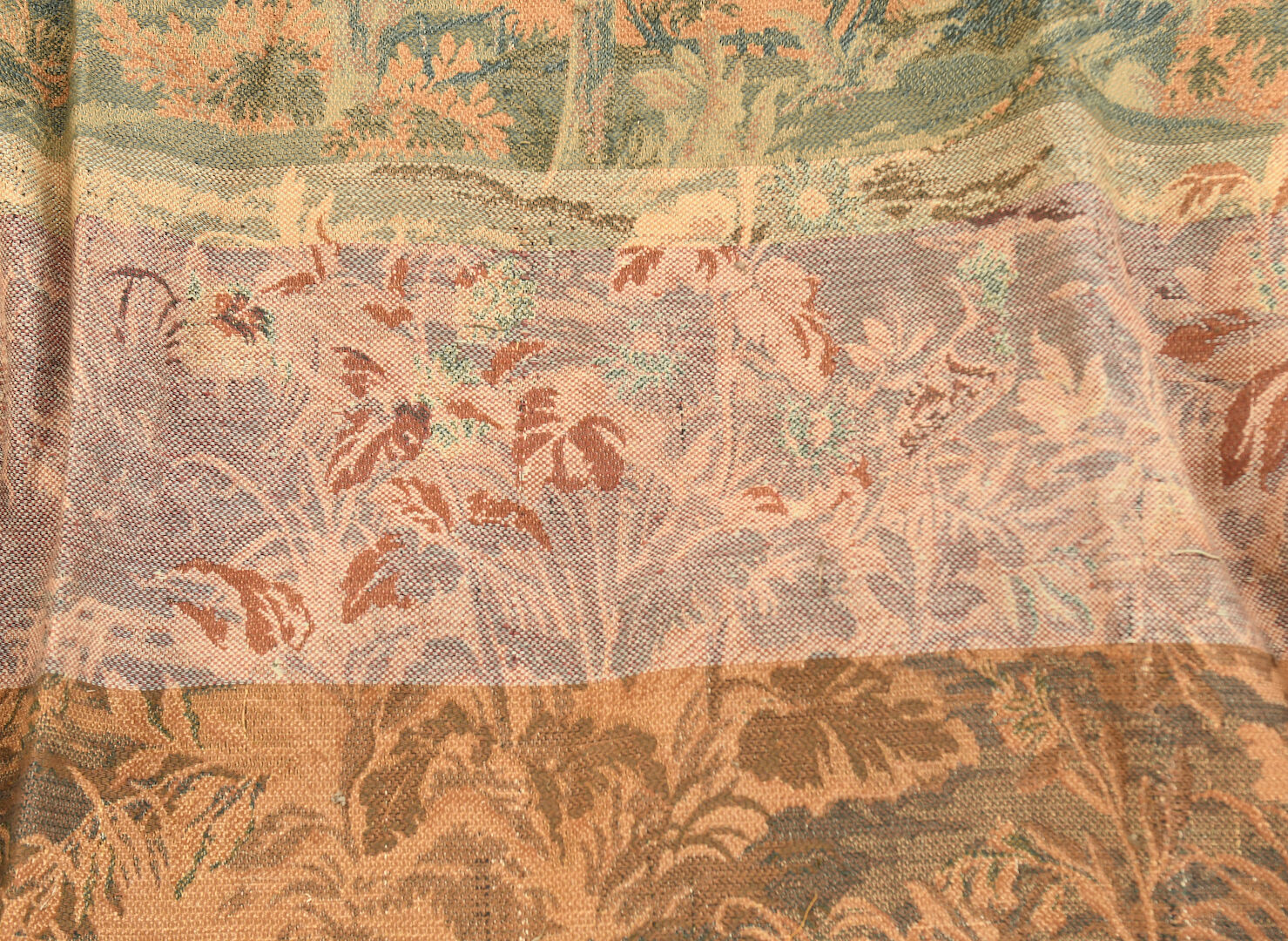 Tapestry depicting birds in the park of a castle