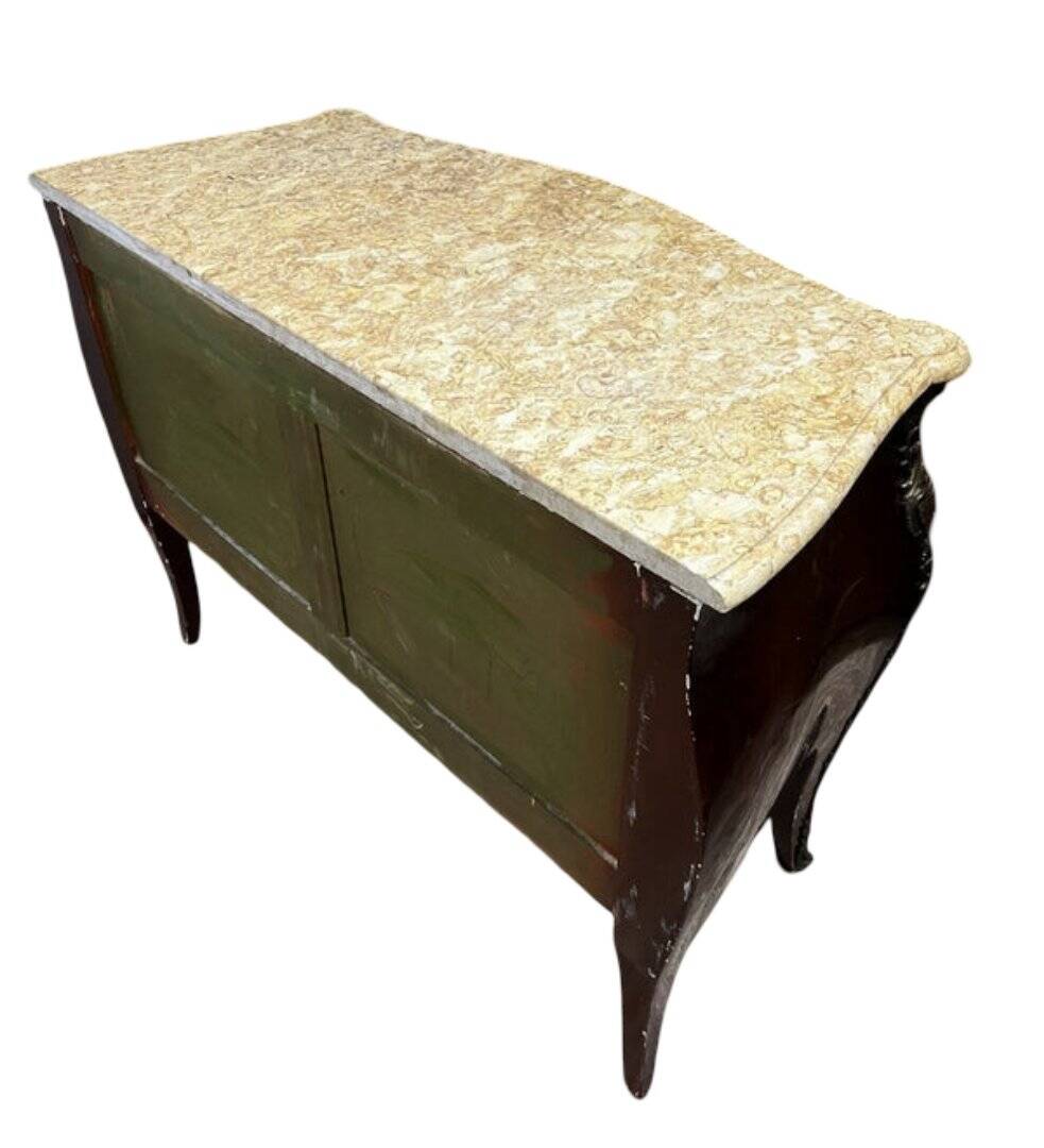 Curved jump commode in lacquer with Japonese decoration.
