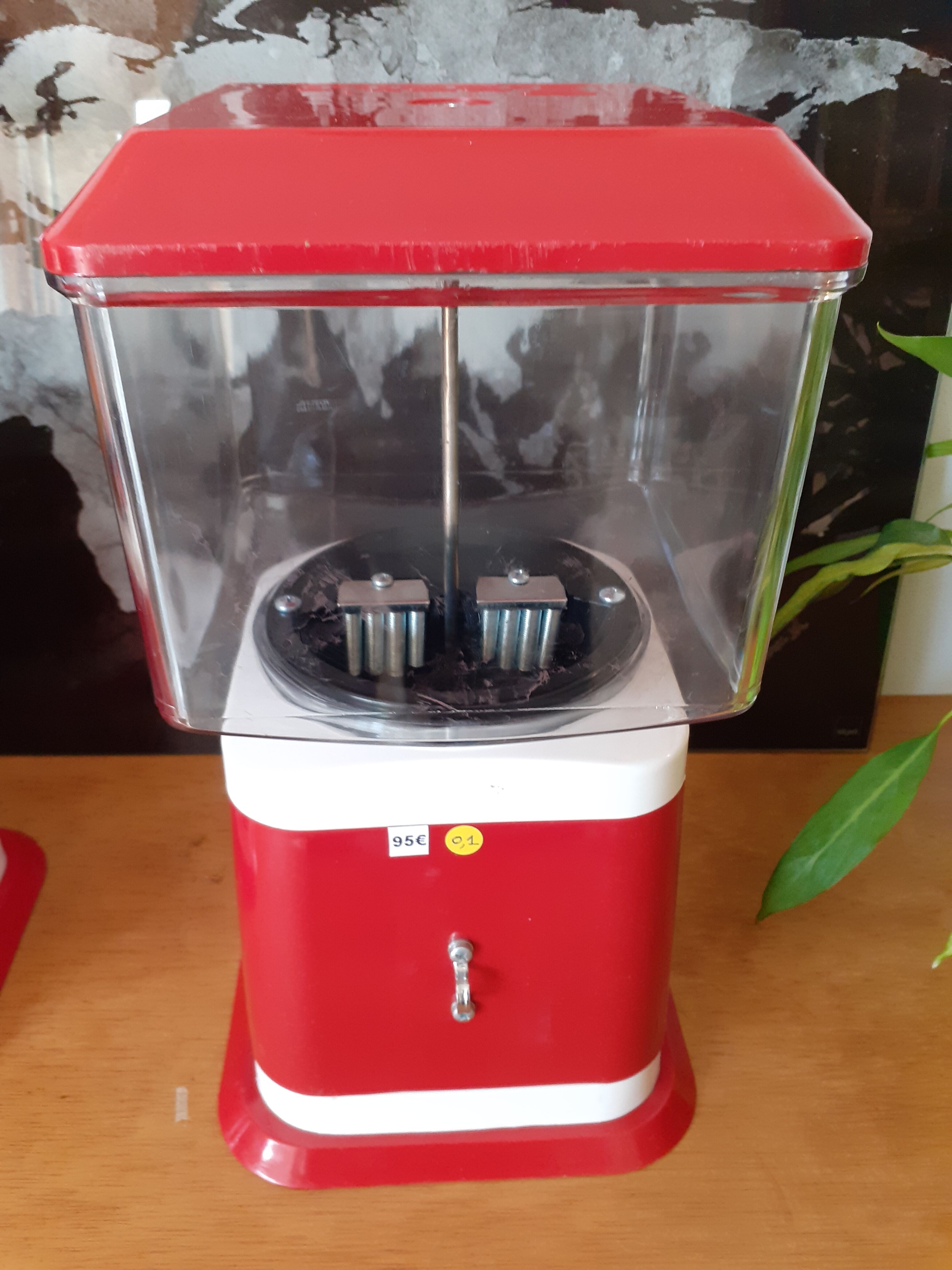 Chewing gums distributor, 80s