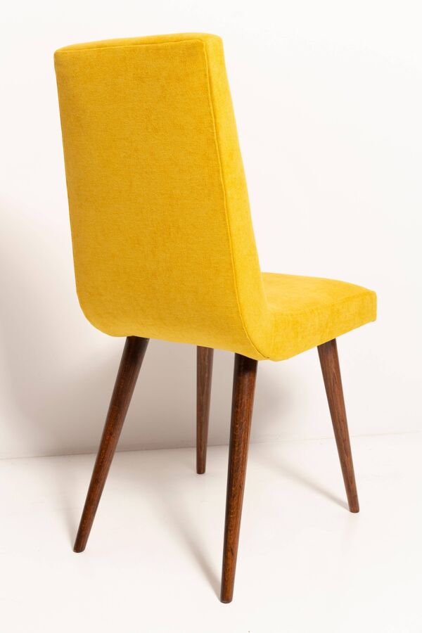 Chaise en laine jaune moutarde du 20ème siècle, Rajmund Hałas, Europe, 1960s
