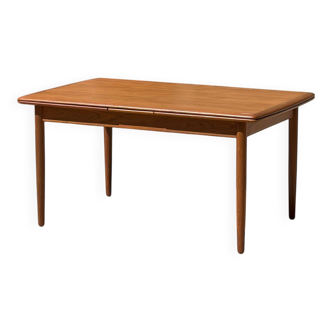 Dining table in teak Samcom