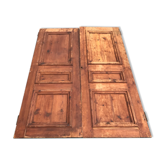 Double closet door