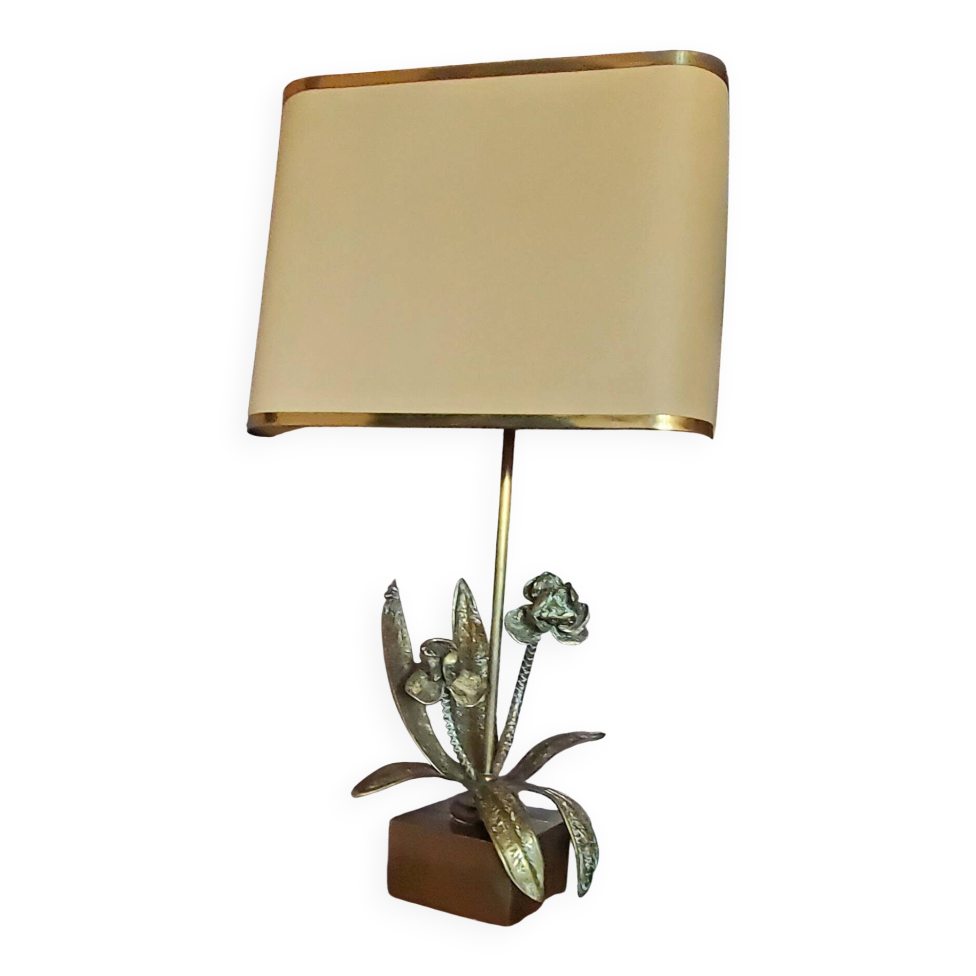 Grande lampe en laiton
