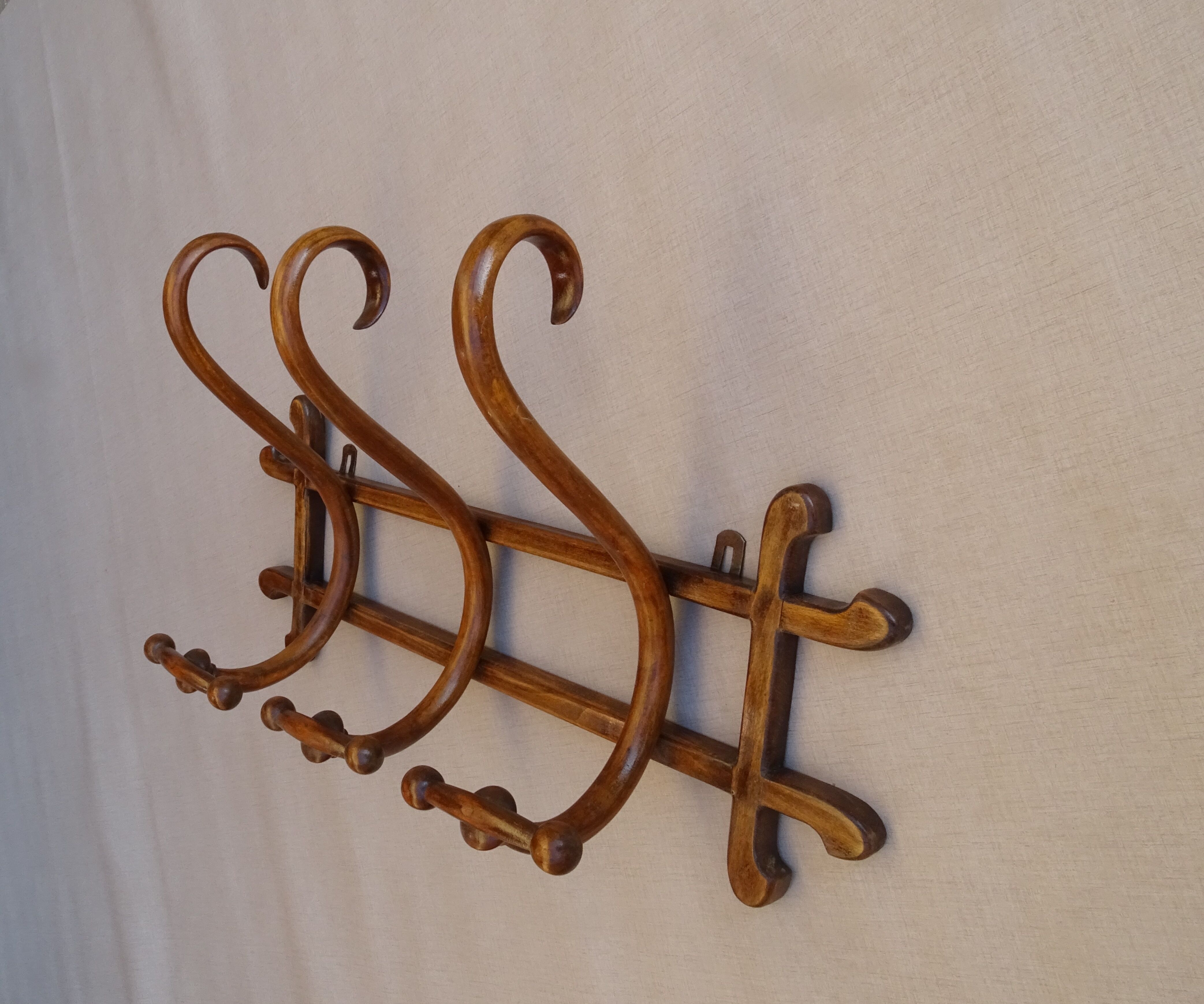 Thonet 3-patéres wall coat holder with bars, signed, circa 1900