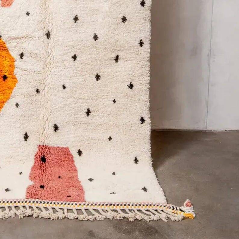 Traditional handmade Beni Ouraine rug, size 150 x 250 cm