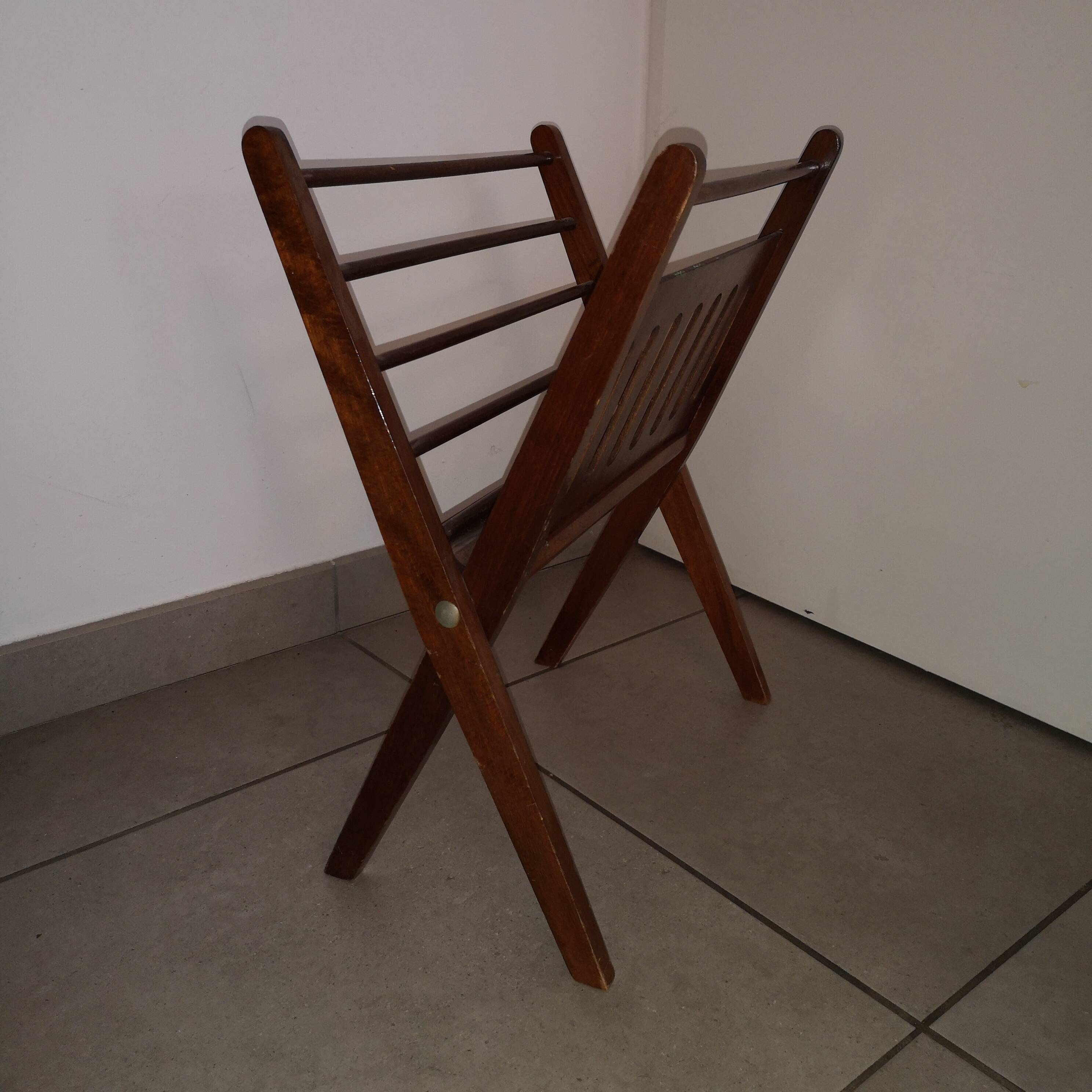Vintage Cees Braakman magazine rack for Pastoe (attributed) Varnished beech 1980