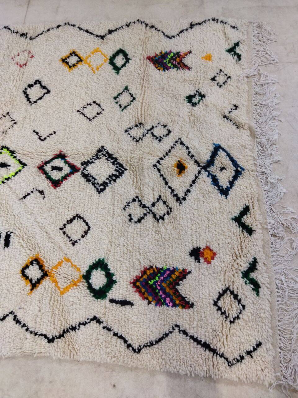 Handmade moroccan berber rug 250 x 153 cm