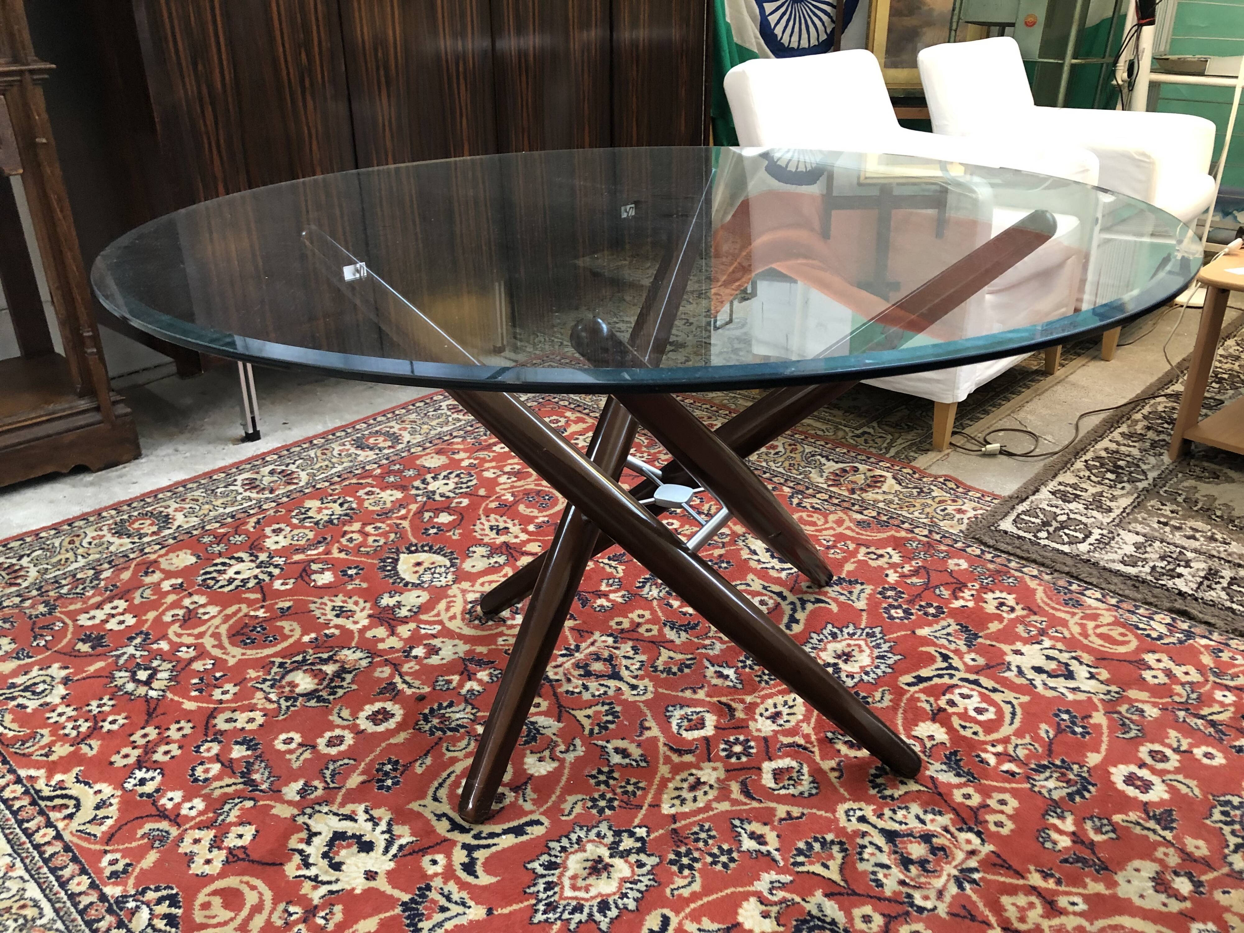 Round table rock and bobois