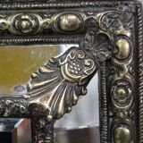 Miroir en laiton repoussé, style louis xiv, époque napoléon iii – xixe