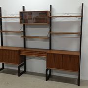 Systéme d'étagères modulables danois Royal System par Poul Cadovius